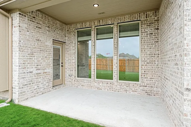 $304,474 | 304 Keystone Drive, Commerce, TX 75428