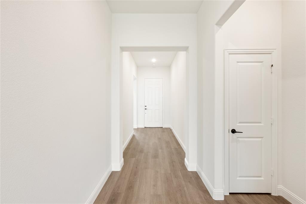 304 Keystone Drive Commerce, TX 75428 - Photo 5 of 36