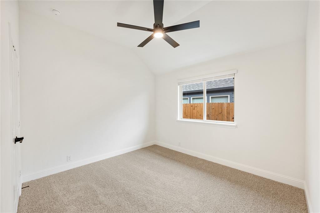 304 Keystone Drive Commerce, TX 75428 - Photo 8 of 36