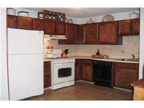 377 Huse Road, Unit 4 Manchester, NH 03103 - Photo 2 of 9
