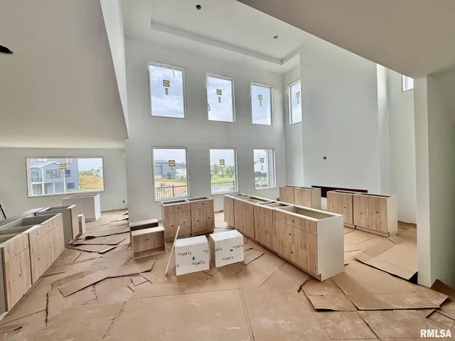 $975,000 | 6589 Blackbird Lane, Bettendorf, IA 52722