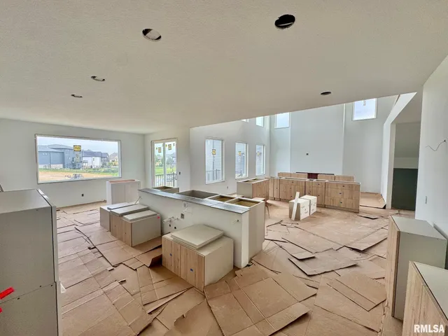 $975,000 | 6589 Blackbird Lane, Bettendorf, IA 52722