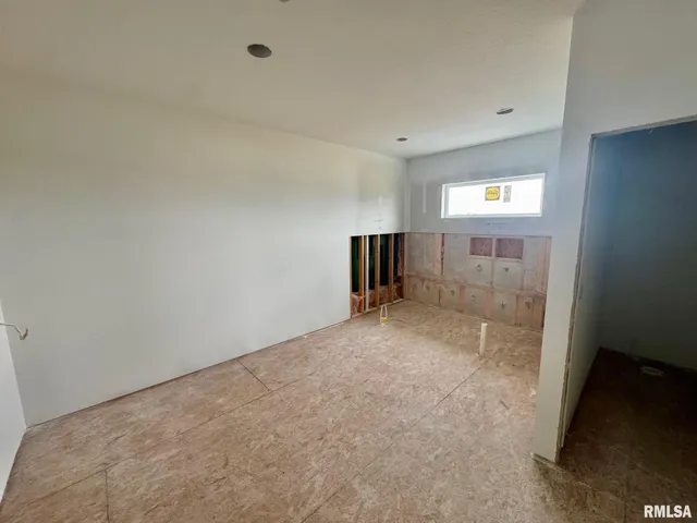 $975,000 | 6589 Blackbird Lane, Bettendorf, IA 52722