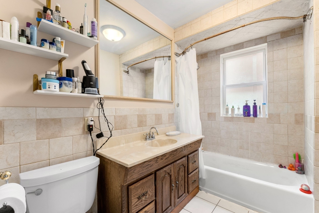 15 Carney Street, Unit 1 Medford, MA 02155 - Photo 16 of 25