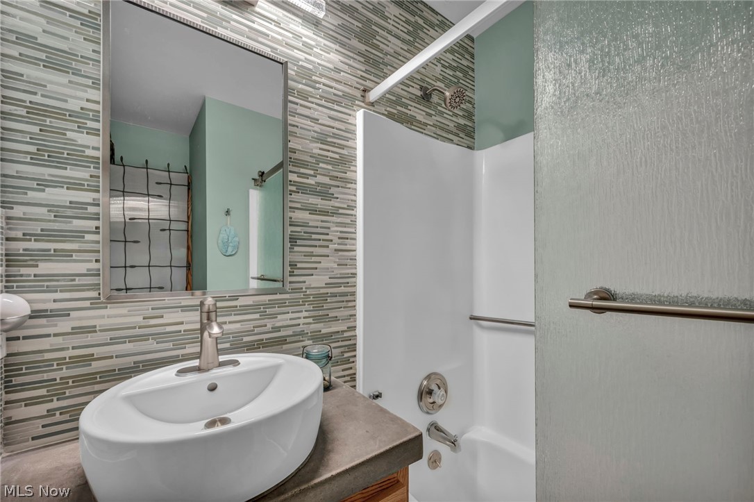 8683 Kennard Road Lodi, OH 44254 - Photo 23 of 42 BATHROOM
