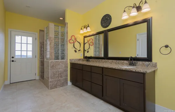 $3,975 | 12307 Van De Carr, Helotes, TX 78023