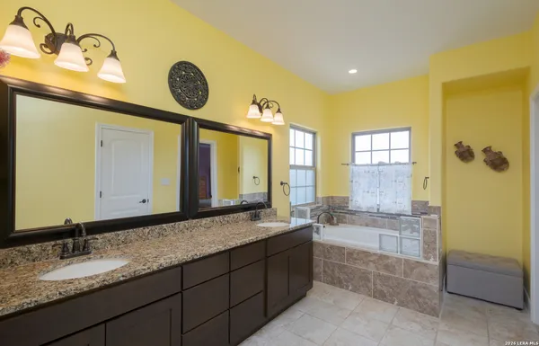 $3,975 | 12307 Van De Carr, Helotes, TX 78023