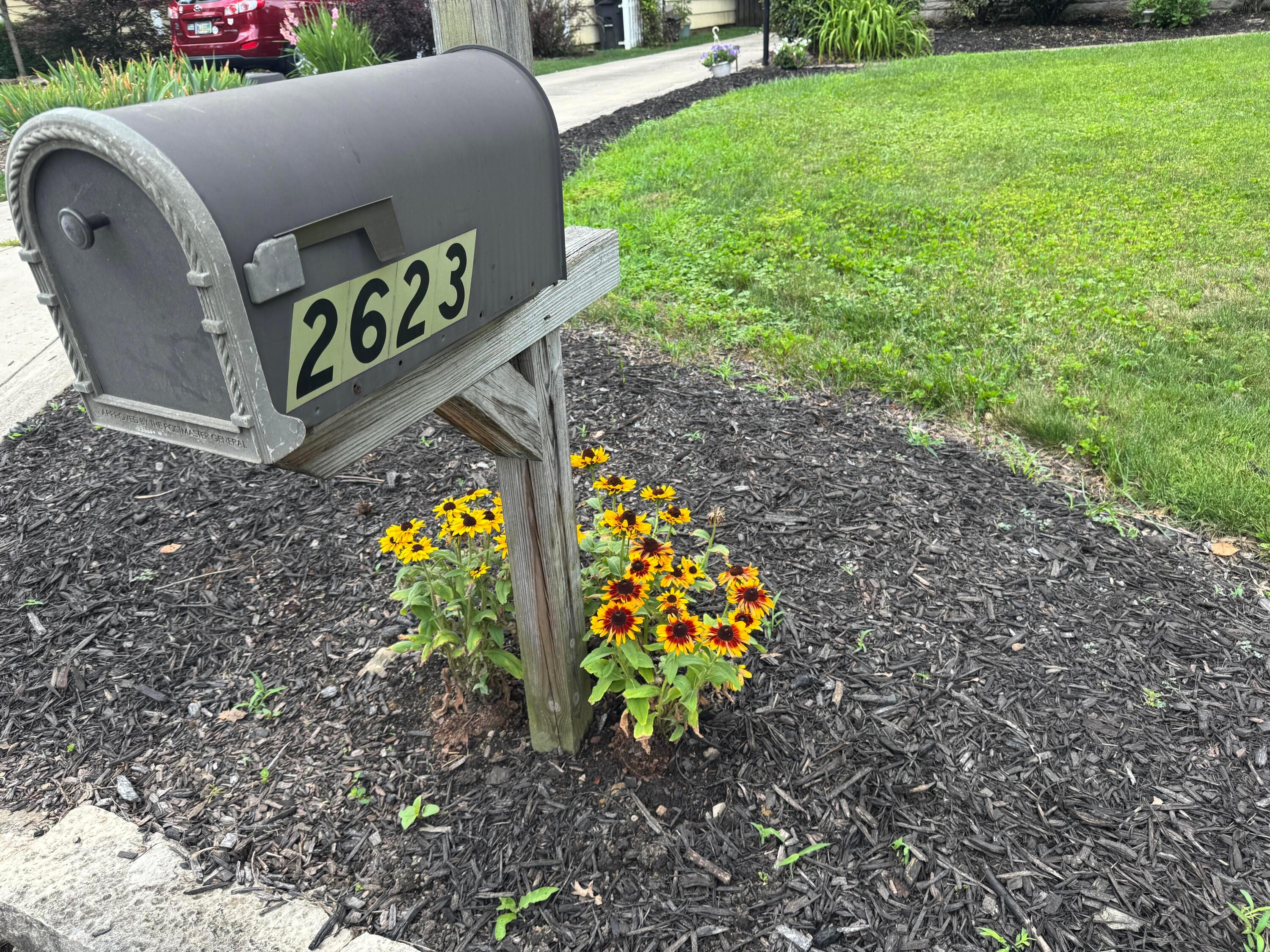 2623 Wildwood Road Columbus, OH 43231 - Photo 42 of 59 The curbside mailbox