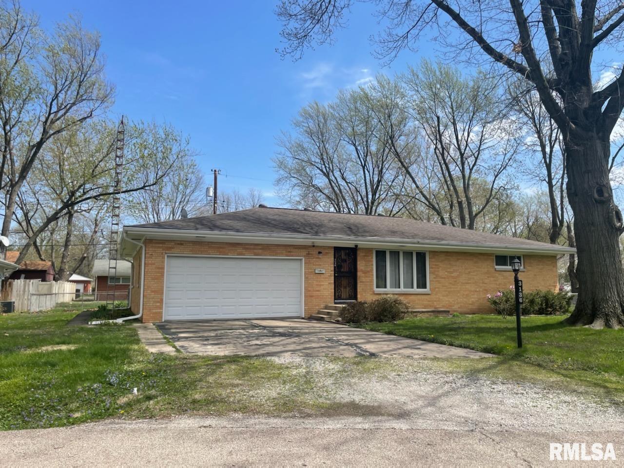3136 Rita Avenue Springfield, IL 62703 - Photo 1 of 20