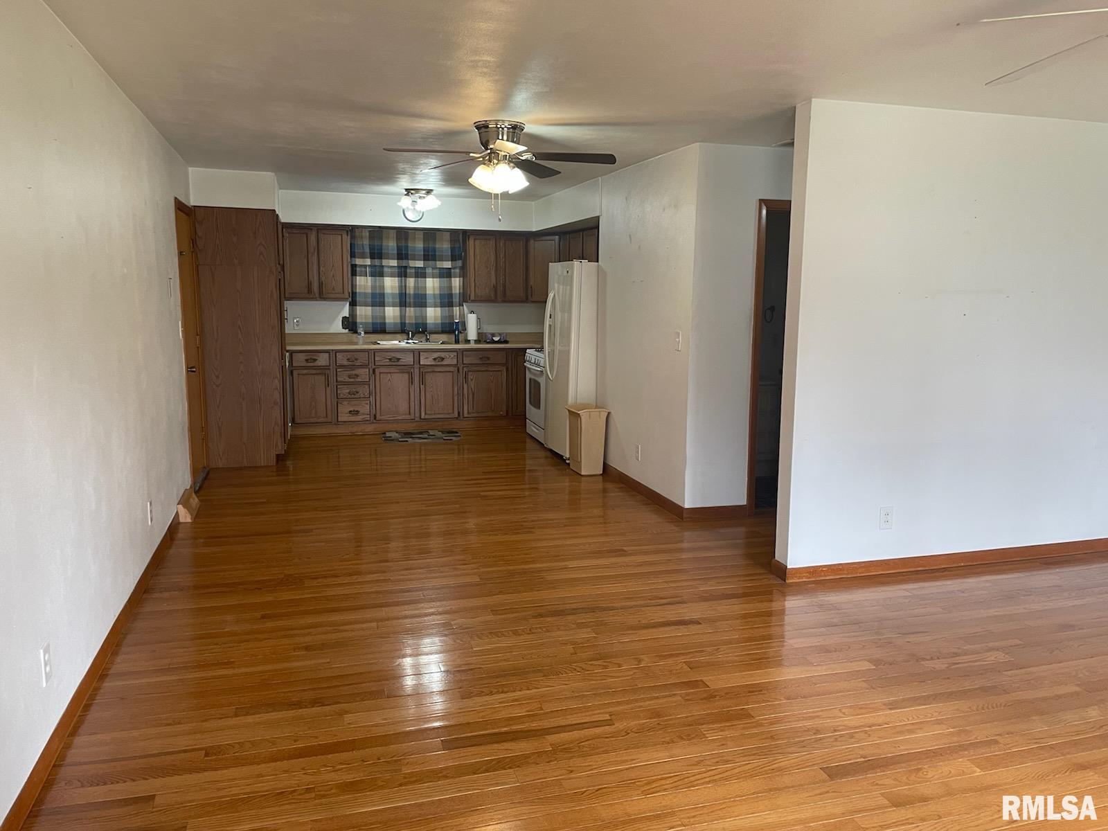 3136 Rita Avenue Springfield, IL 62703 - Photo 4 of 20
