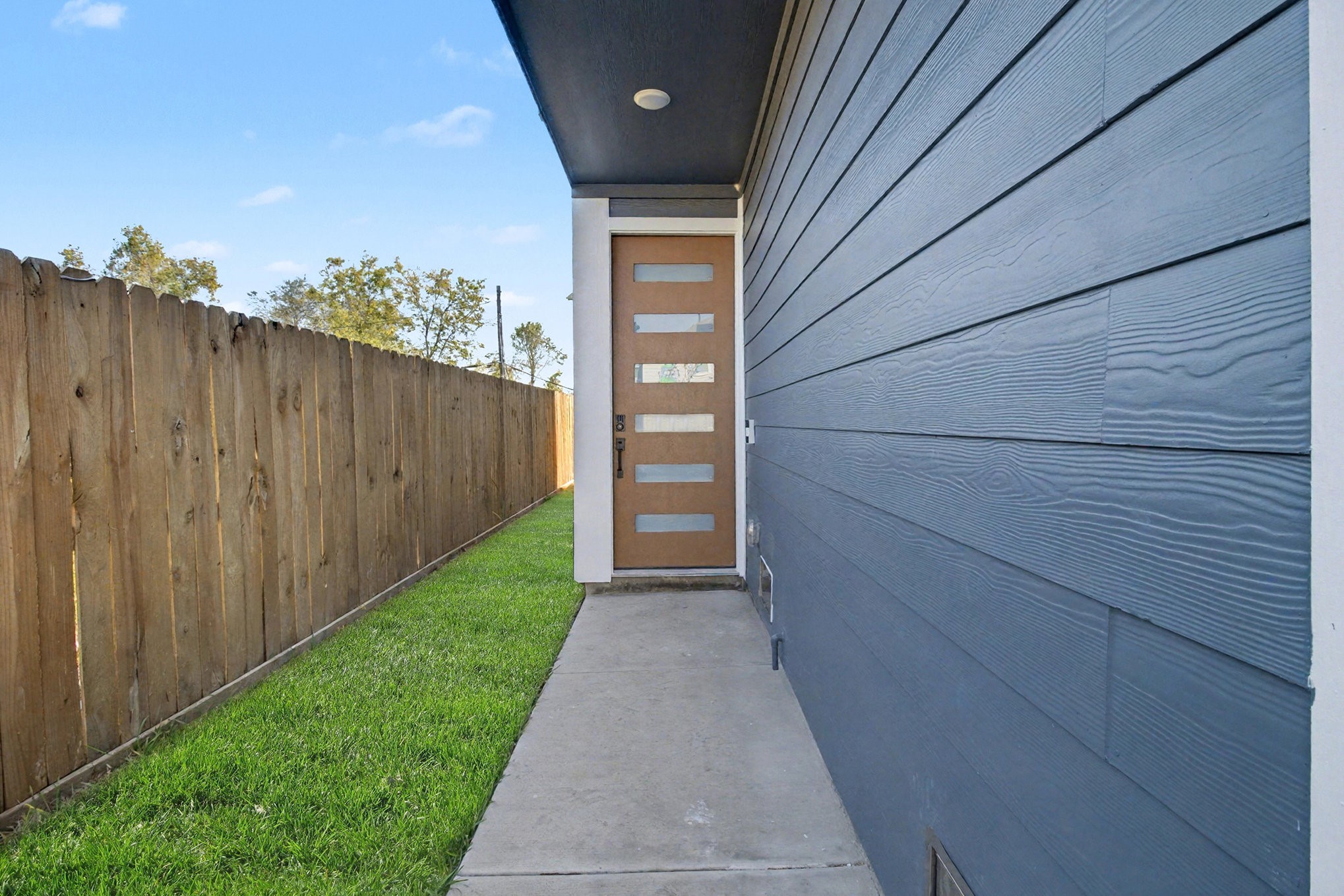 5000 Higgins Street, Unit B Houston, TX 77033 - Photo 4 of 32