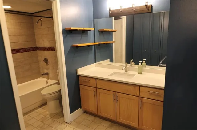 $1,850 | 600 East 8th Street, Unit 5D, Kansas City, MO 64106