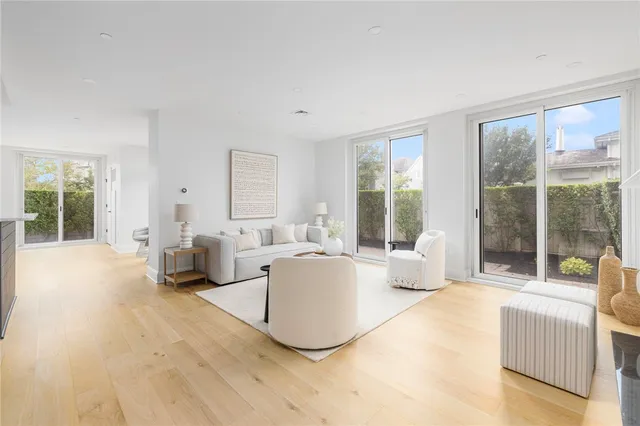 $675,000 | 1 Tower Drive, Unit 101, Portsmouth, RI 02871