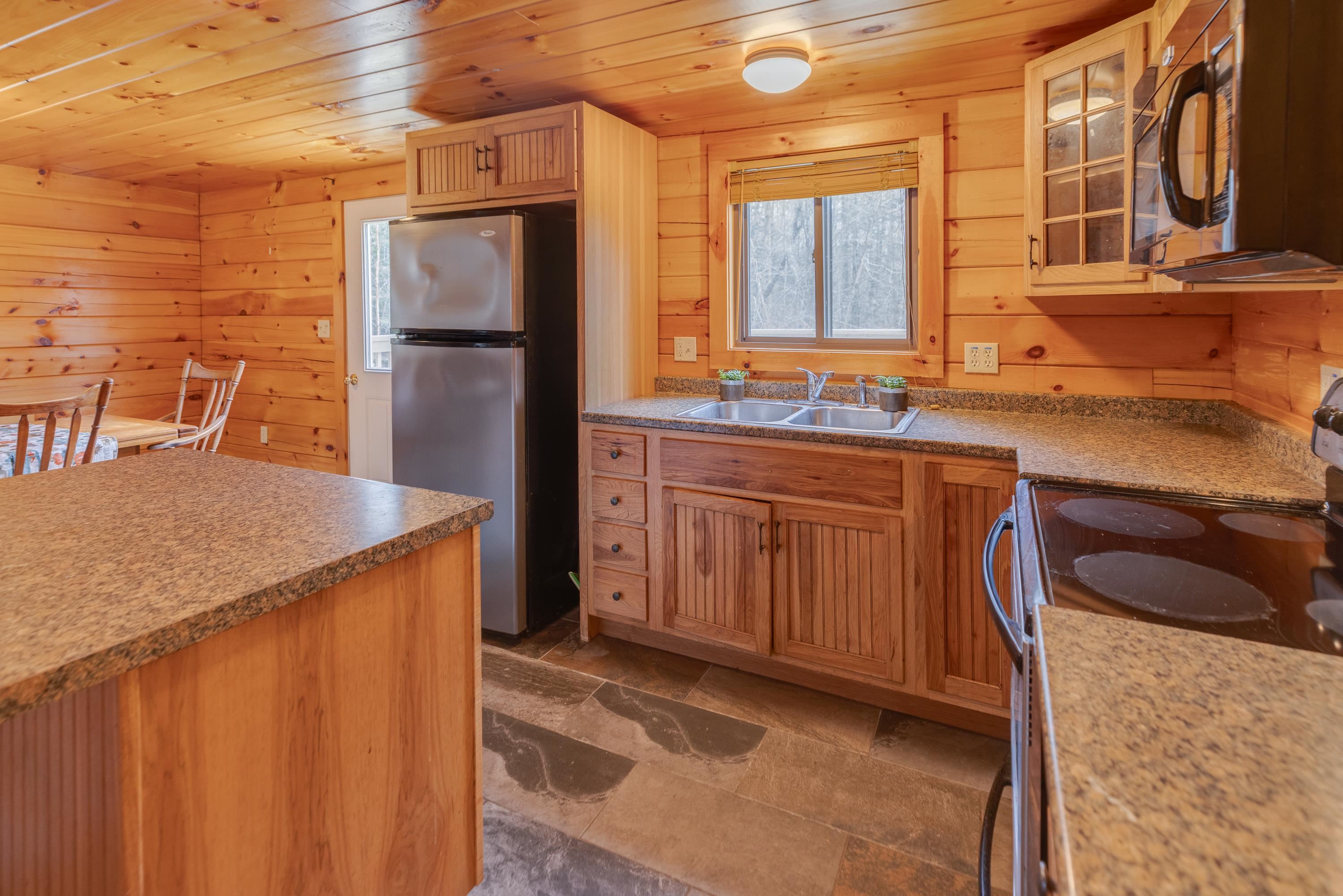 976 S Road Bethlehem, NH 03574 - Photo 4 of 33 Gallery Image 4