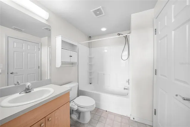 $190,000 | 1246 Rio De Janeiro Avenue, Unit 505, Punta Gorda, FL 33983