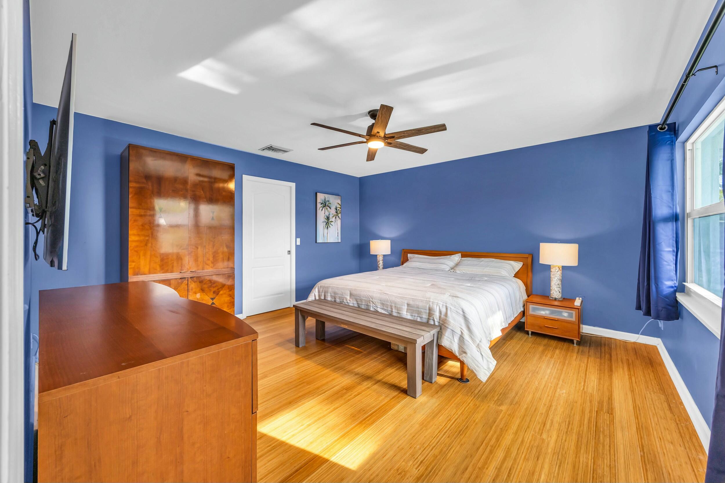 11 Hemlock Lane Tequesta, FL 33469 - Photo 11 of 27 Primary Bedroom