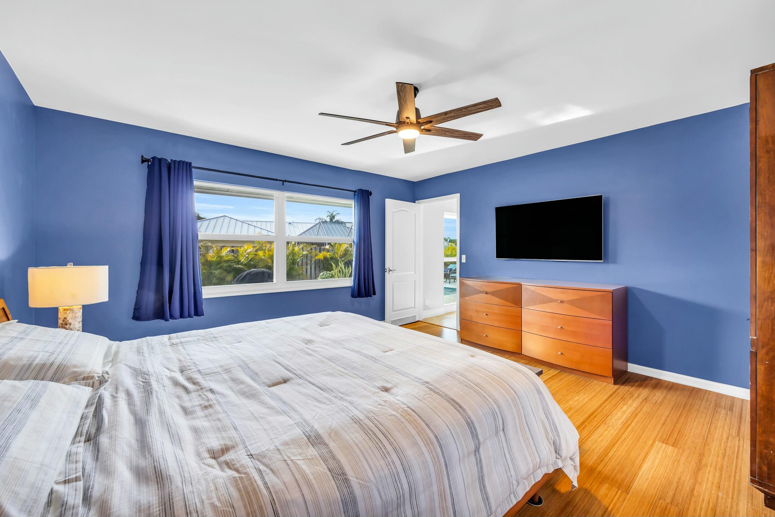 11 Hemlock Lane Tequesta, FL 33469 - Photo 10 of 27 Primary Bedroom