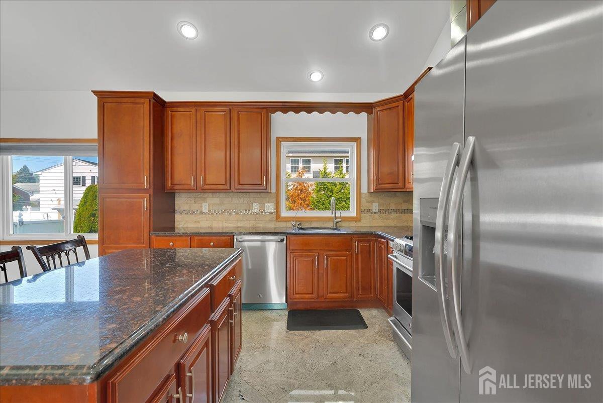 95 Calvert Avenue West Edison, NJ 08820 - Photo 13 of 55