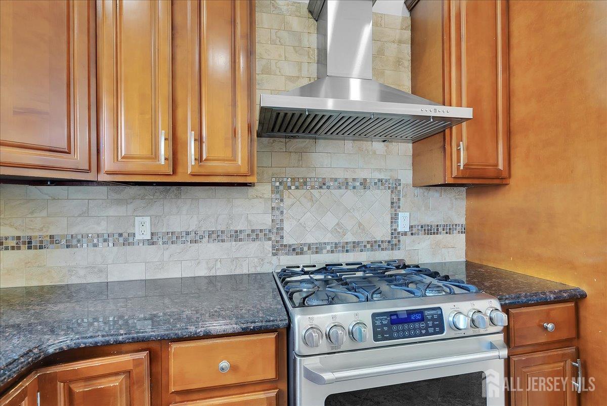 95 Calvert Avenue West Edison, NJ 08820 - Photo 15 of 55