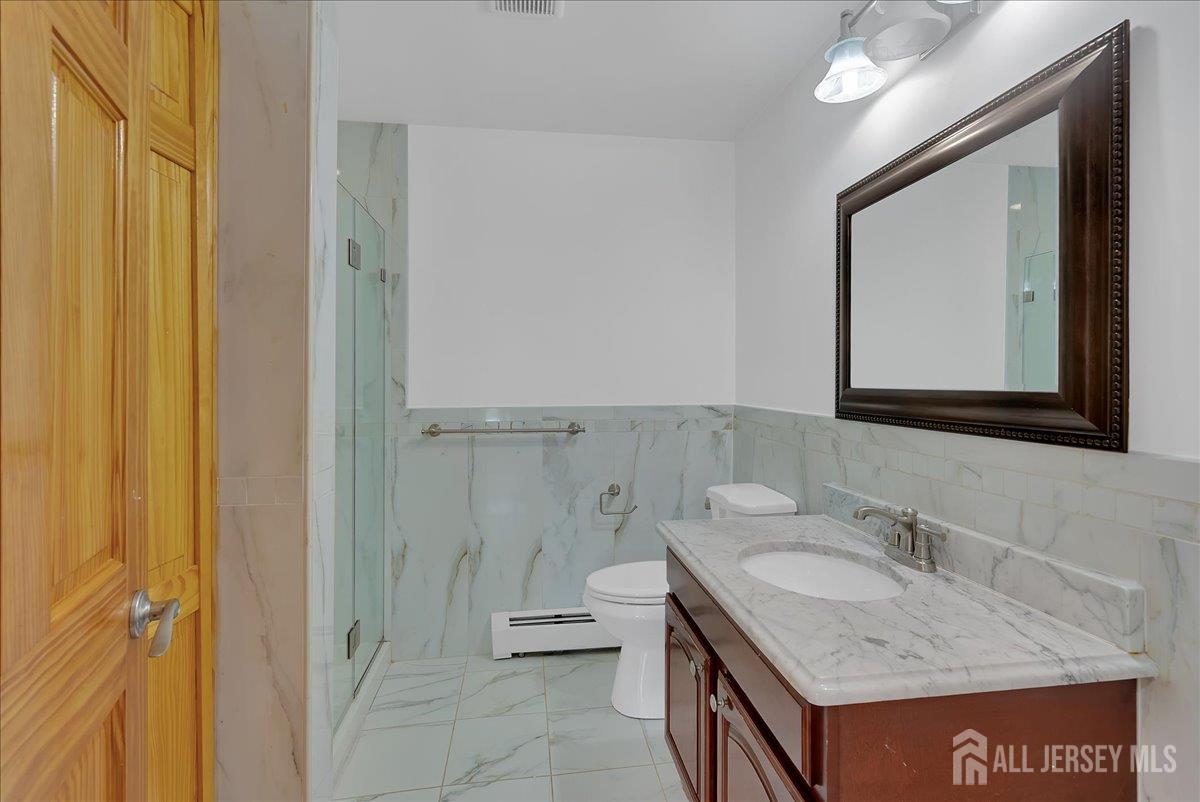 95 Calvert Avenue West Edison, NJ 08820 - Photo 26 of 55