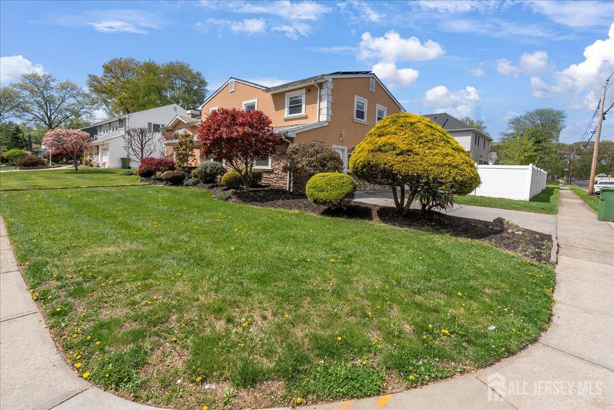 95 Calvert Avenue West Edison, NJ 08820 - Photo 3 of 55