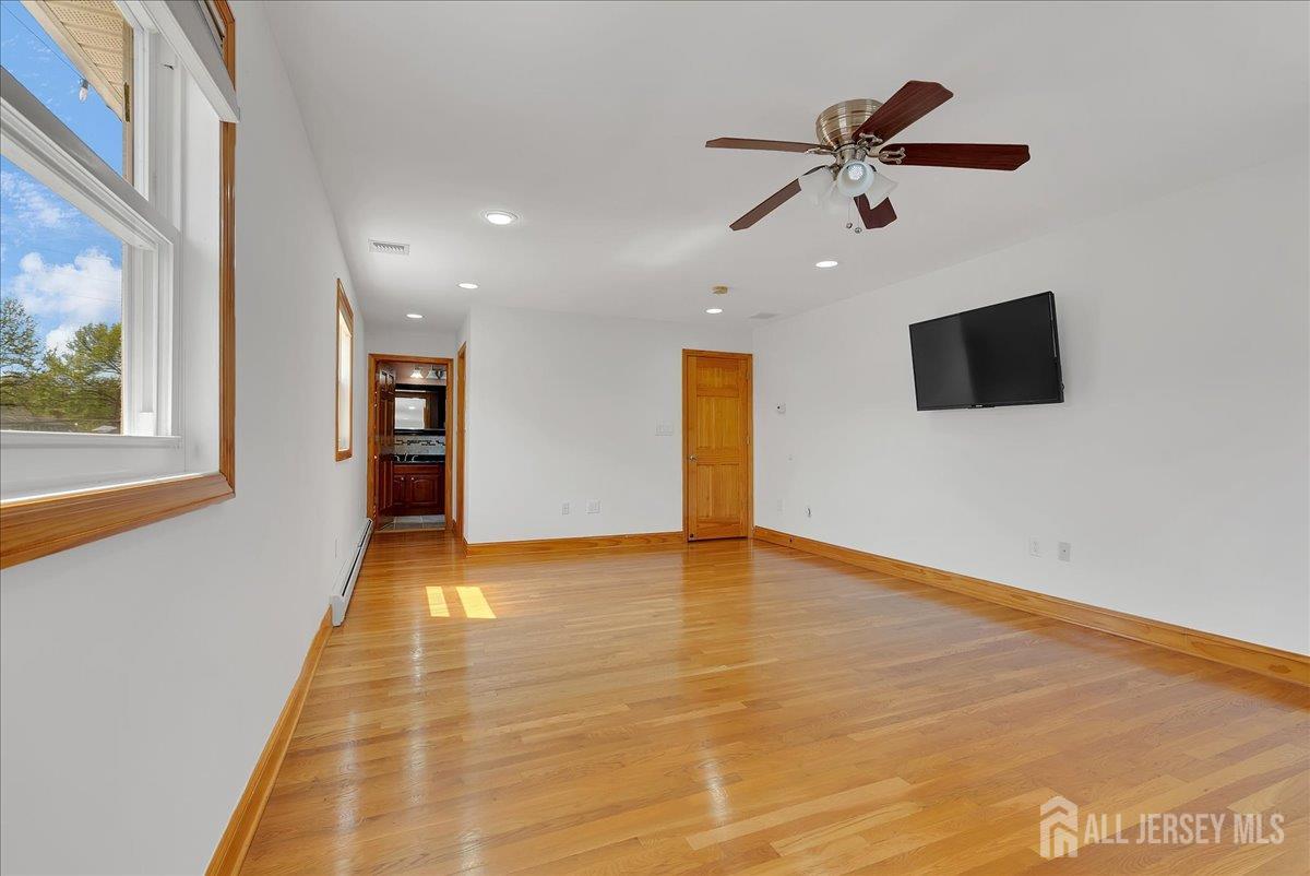 95 Calvert Avenue West Edison, NJ 08820 - Photo 32 of 55