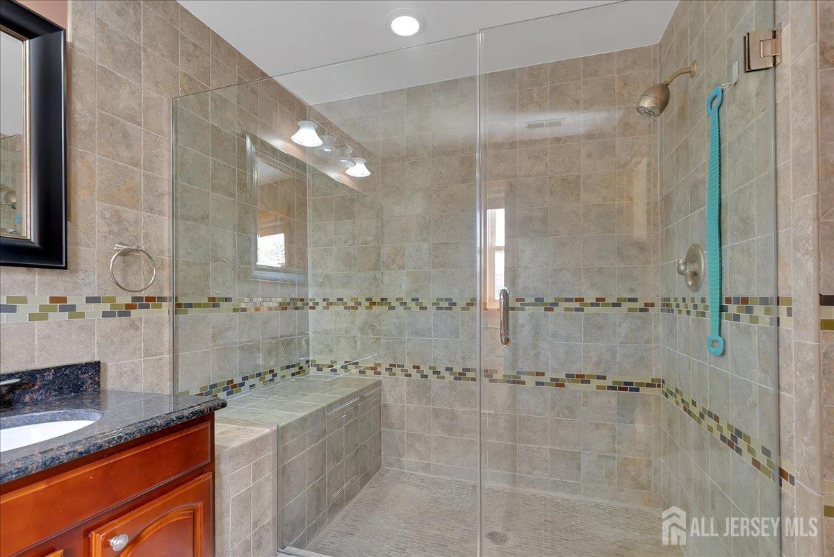 95 Calvert Avenue West Edison, NJ 08820 - Photo 34 of 55