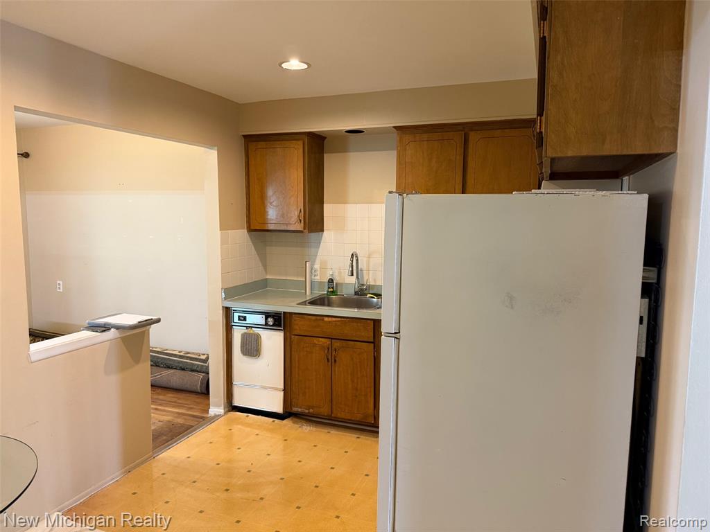 29276 Hoover Road Warren, MI 48093 - Photo 6 of 14
