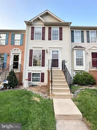$2,600 | 1964 Teasel Court, Woodbridge, VA 22192