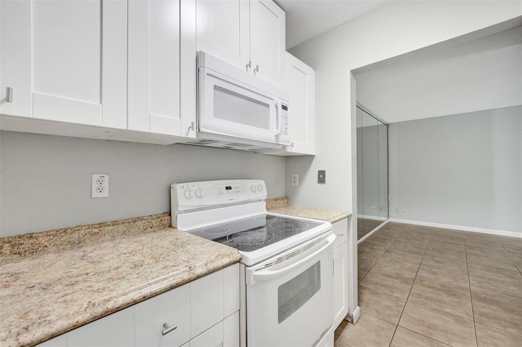 555 Southeast 8th Street, Unit 252 Deerfield Beach, FL 33441 - Photo 10 of 18