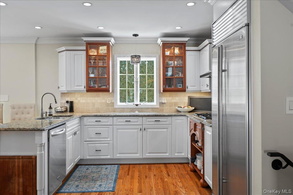 299 Stratton Road New Rochelle, NY 10804 - Photo 11 of 40 Gallery Image 11