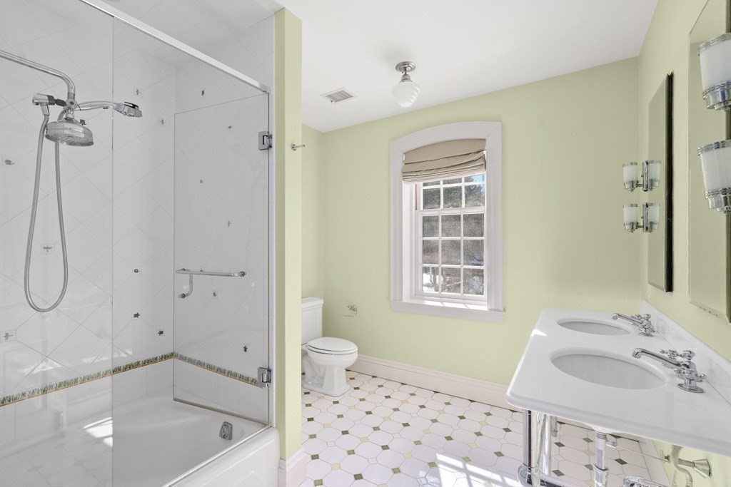 5 Concord Road Weston, MA 02493 - Photo 19 of 41