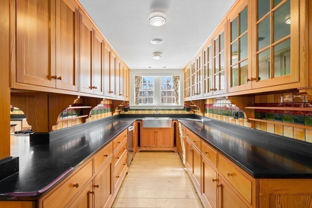 5 Concord Road Weston, MA 02493 - Photo 8 of 41