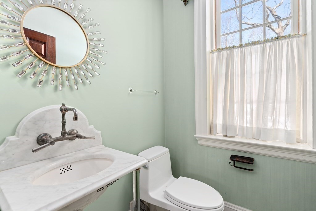 5 Concord Road Weston, MA 02493 - Photo 9 of 41