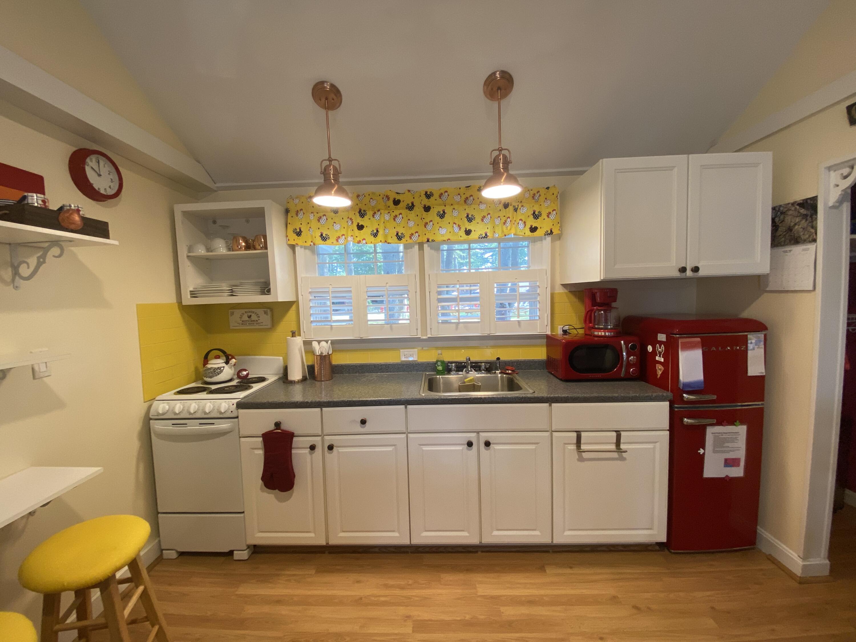 488 Main Street, Unit 6 Ogunquit, ME 03907 - Photo 4 of 10 IMG_7455