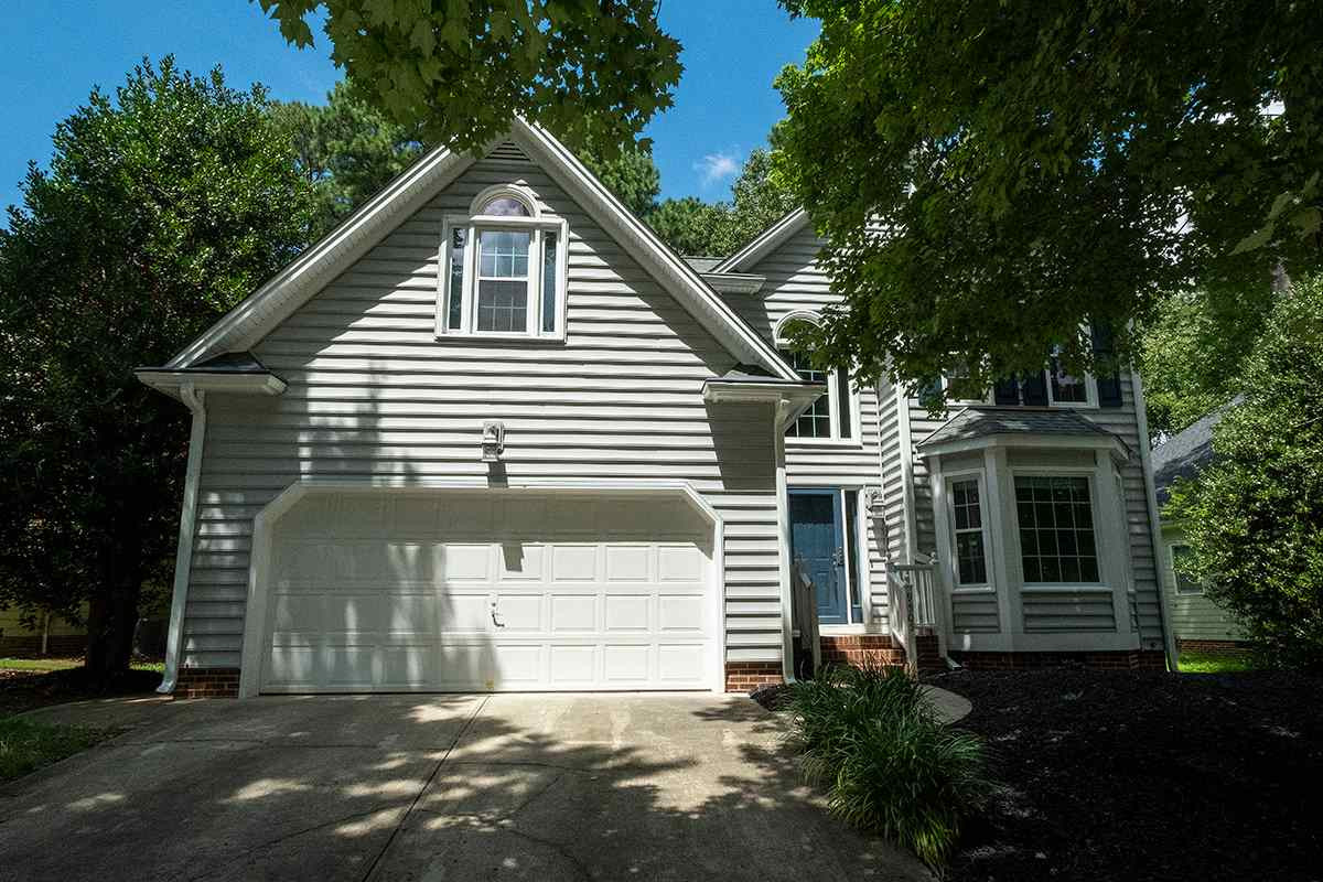 9505 Anson Grove Lane Raleigh, NC 27615 - Photo 3 of 30 EXCELLENT LOCATION , walk to schools and shopping! Exterior Front