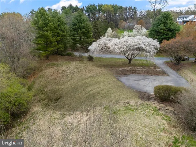 $2,100,000 | 102 Knoxlyn Farm Drive, Kennett Square, PA 19348