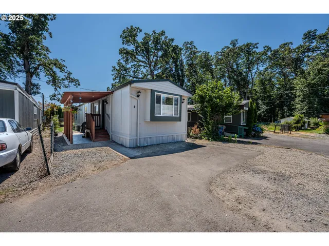 a view of a house with a outdoor space