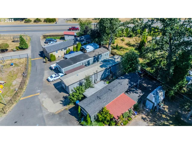 a picture of a city view