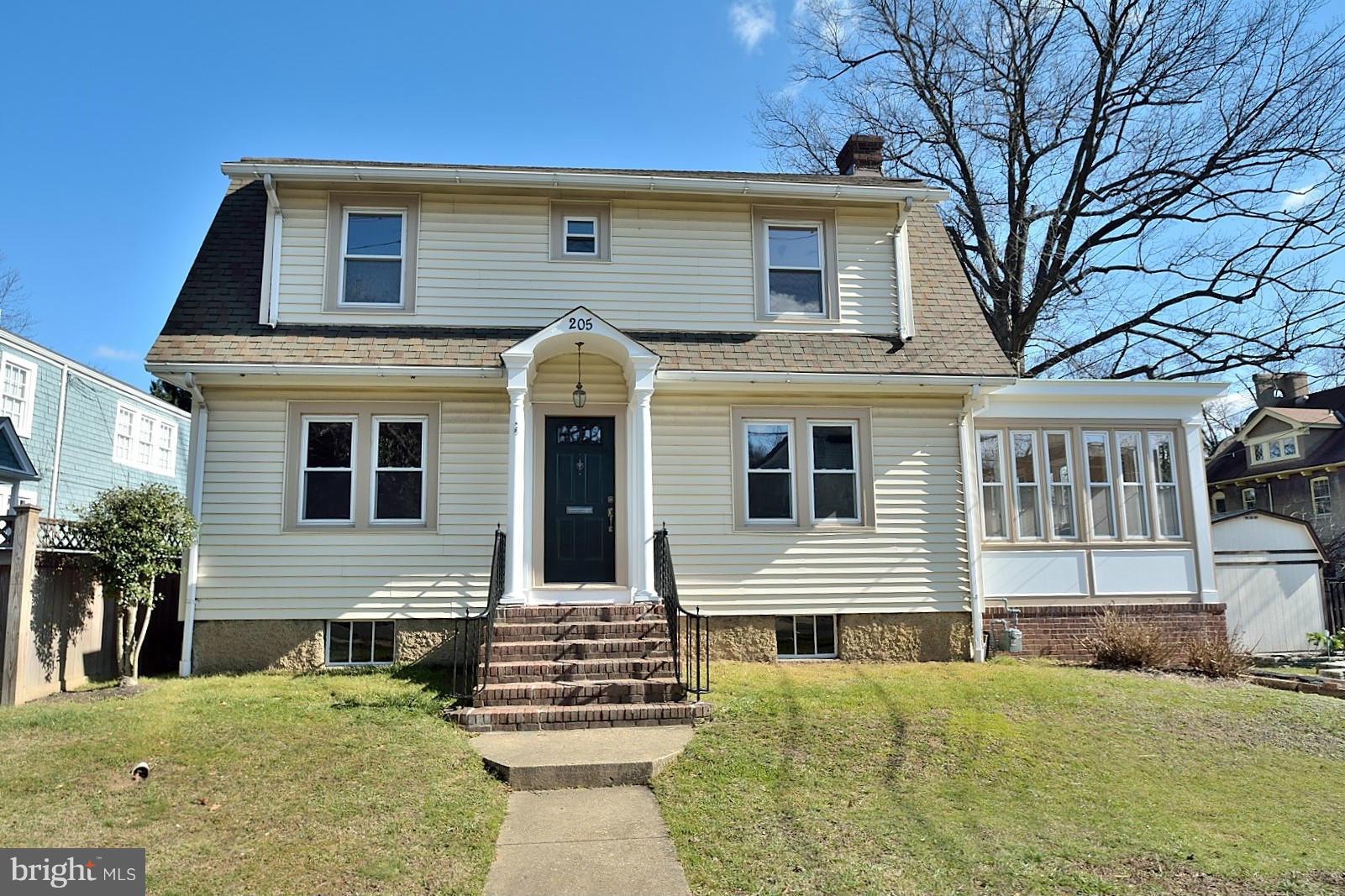 205 Russell Road Alexandria, VA 22301 - Photo 2 of 28 Exterior (Front)
