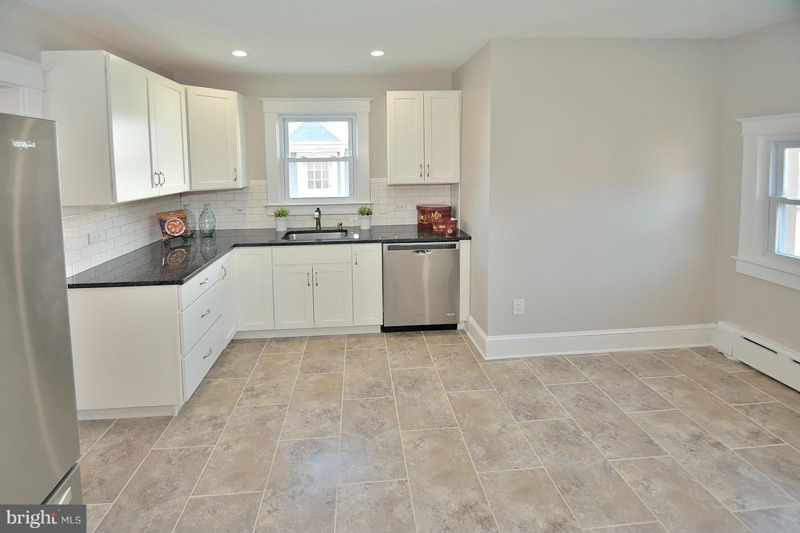 205 Russell Road Alexandria, VA 22301 - Photo 11 of 28 Kitchen