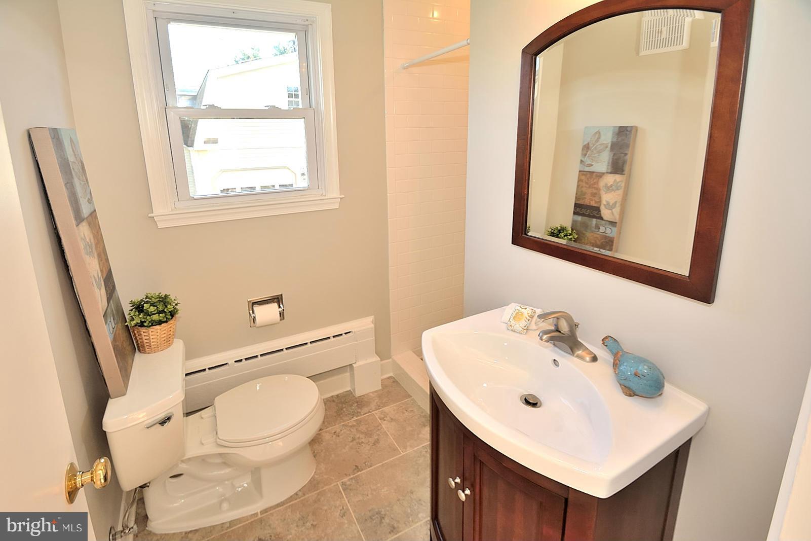 205 Russell Road Alexandria, VA 22301 - Photo 16 of 28 Bath (Master)