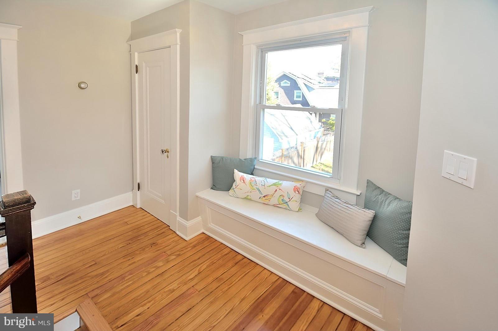 205 Russell Road Alexandria, VA 22301 - Photo 17 of 28 landing at Upper level