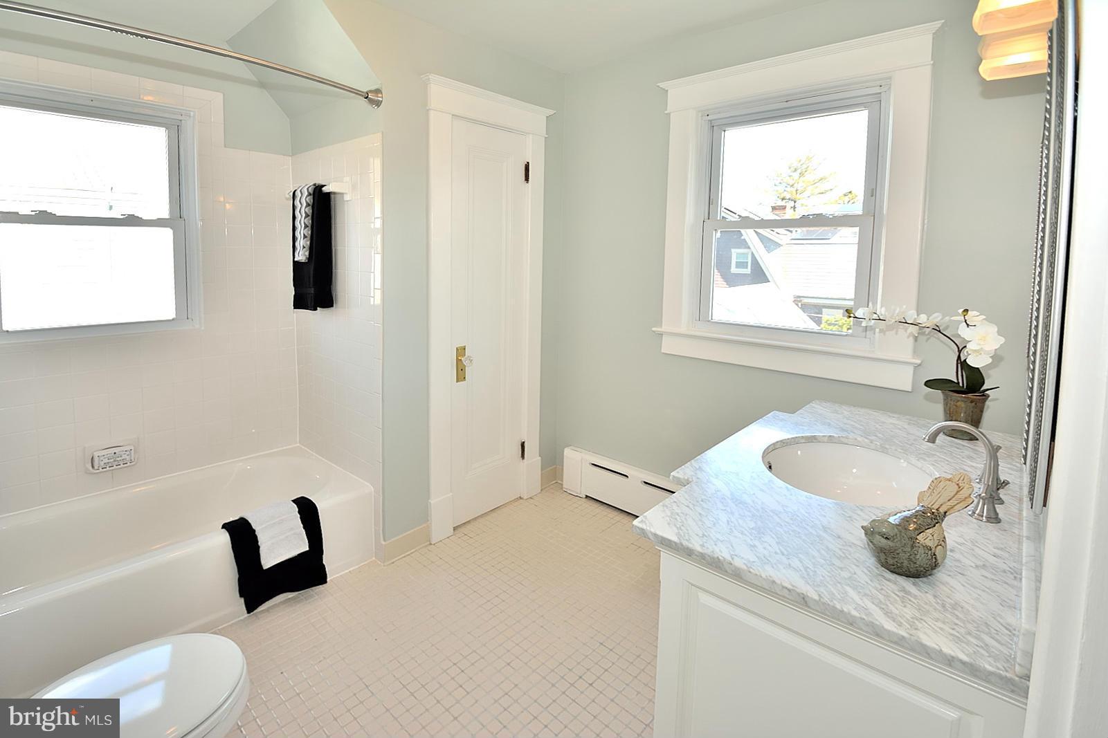 205 Russell Road Alexandria, VA 22301 - Photo 22 of 28 Bath Hall Upper level