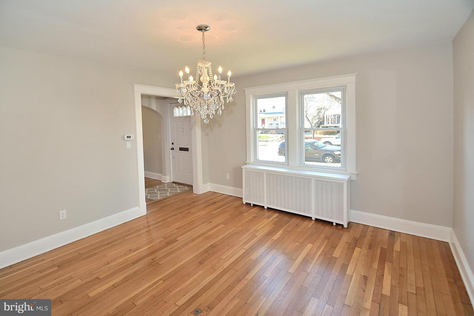 205 Russell Road Alexandria, VA 22301 - Photo 7 of 28 Dining Room