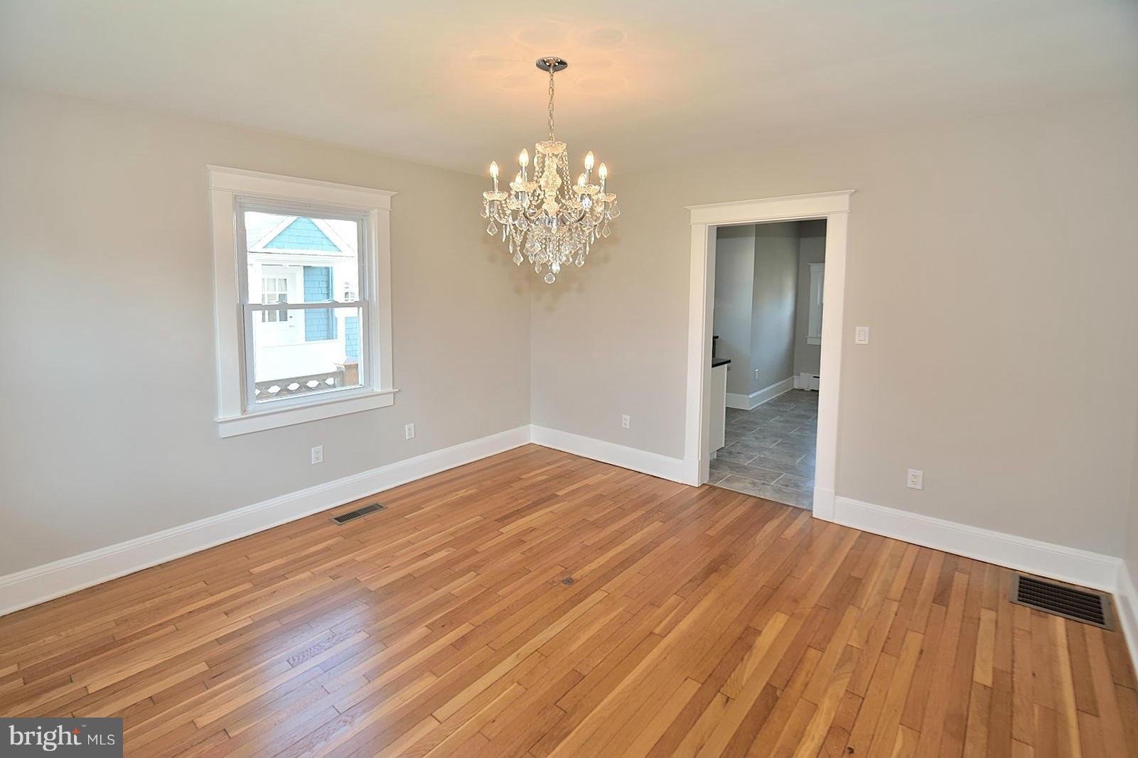 205 Russell Road Alexandria, VA 22301 - Photo 8 of 28 Dining Room