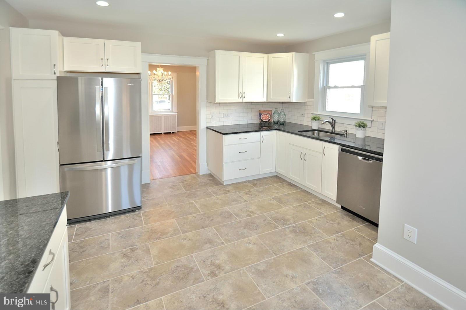 205 Russell Road Alexandria, VA 22301 - Photo 10 of 28 Kitchen