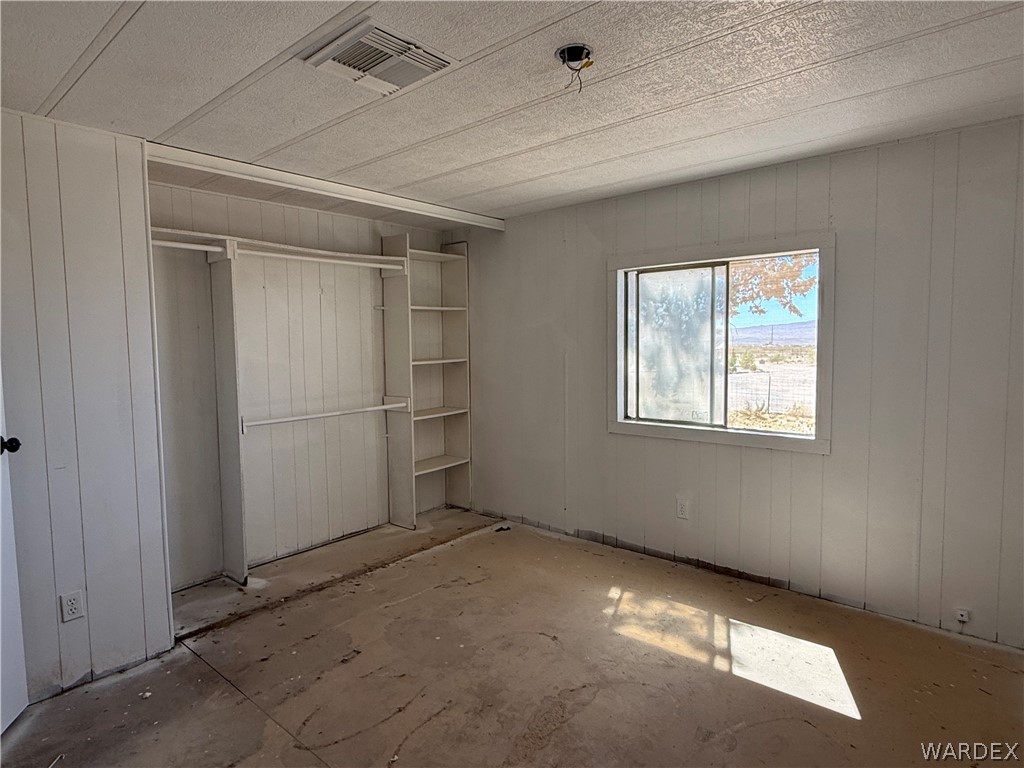 8051 7th Street Dolan Springs, AZ 86441 - Photo 35 of 65 an empty room with windows