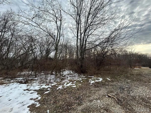 $30,000 | 19580 Hillcrest Drive, Carlyle, IL 62231