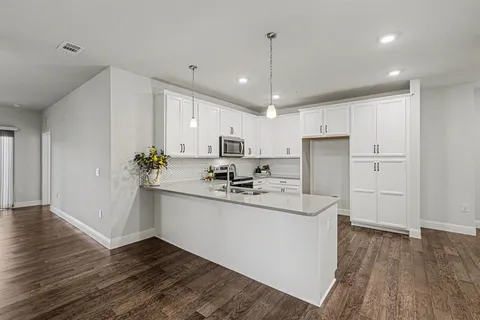 $424,900 | 1735 Wittington Place, Unit 3402, Farmers Branch, TX 75234